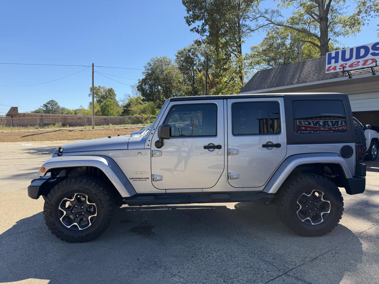 Jeep Wrangler Unlimited Sahara 4WD 2014