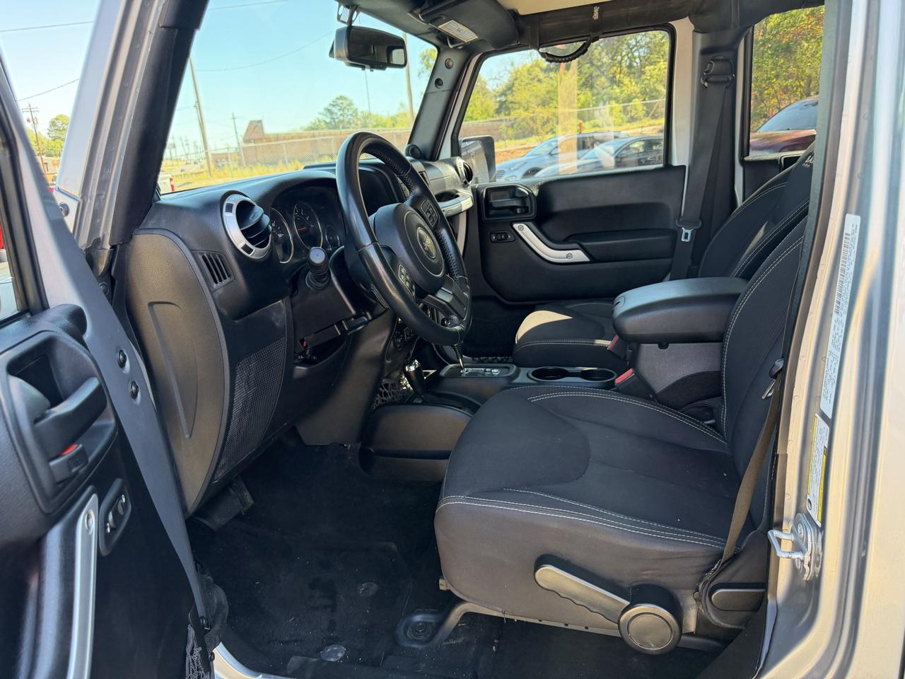 Jeep Wrangler Unlimited Sahara 4WD 2014