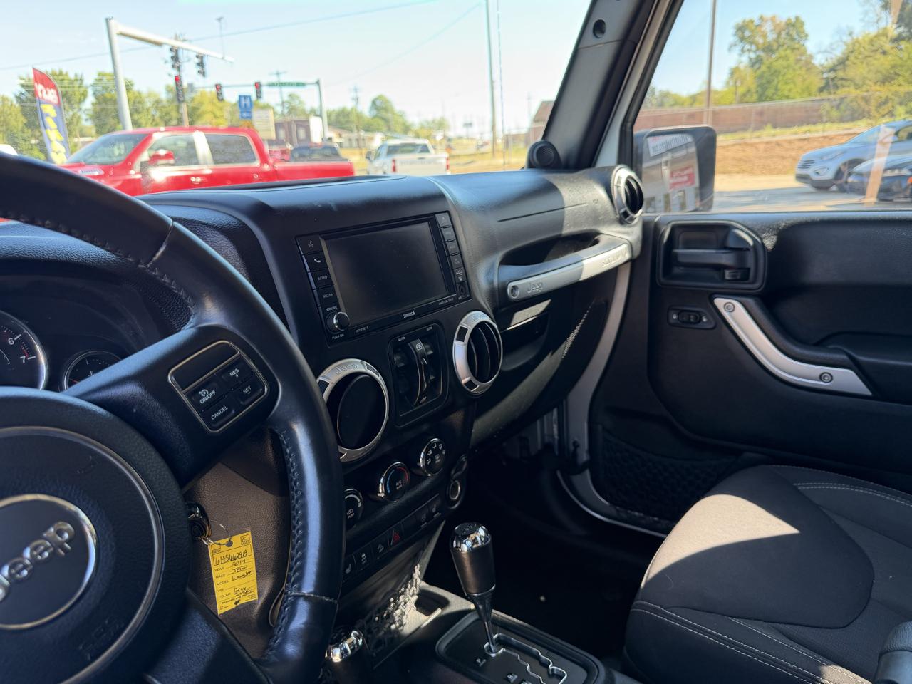 Jeep Wrangler Unlimited Sahara 4WD 2014