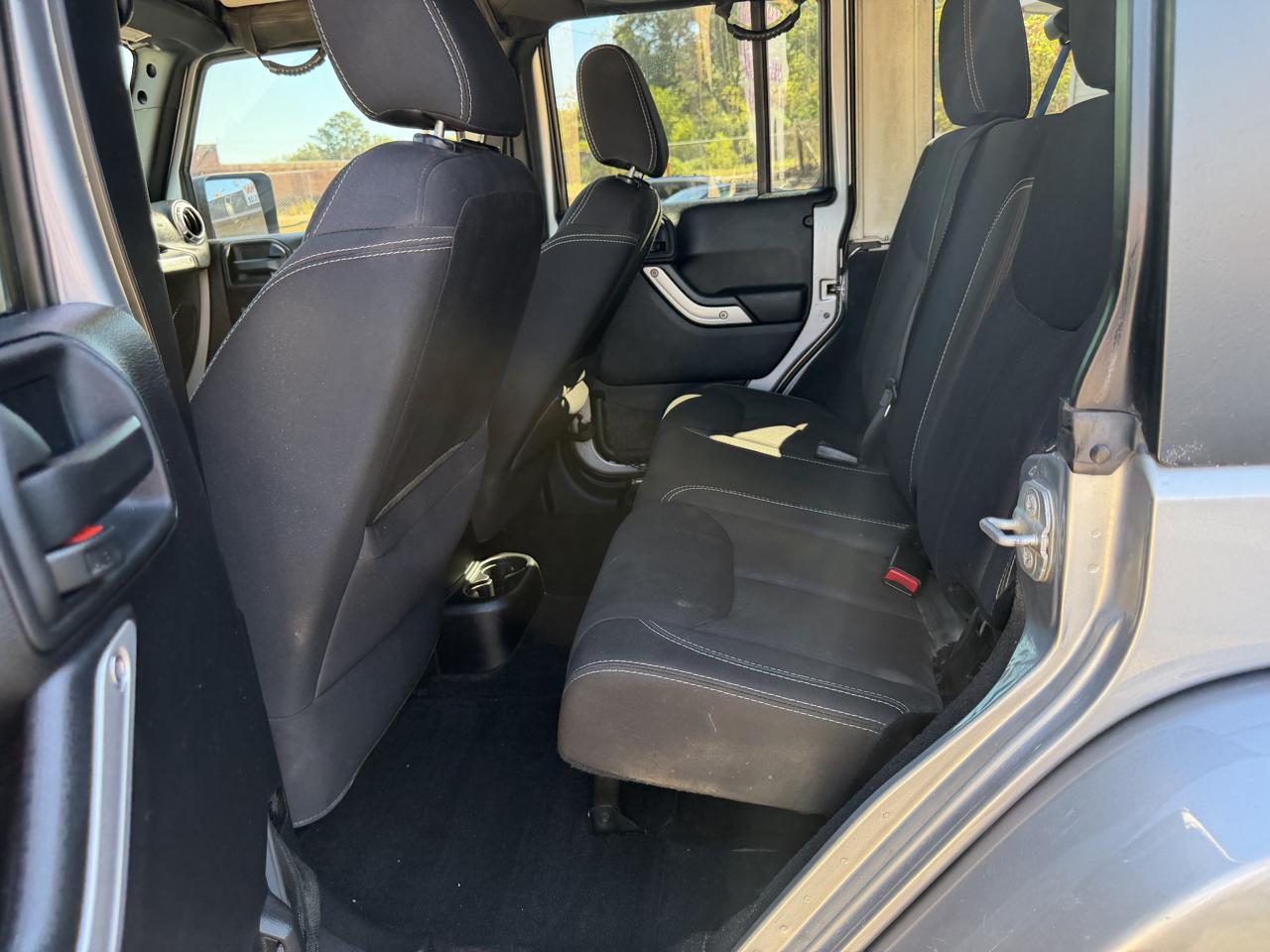 Jeep Wrangler Unlimited Sahara 4WD 2014
