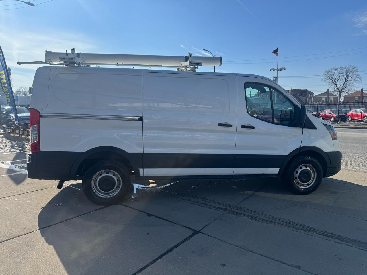 Ford Transit 250 Van Low Roof w/Sliding Pass. 130-in. WB 2020