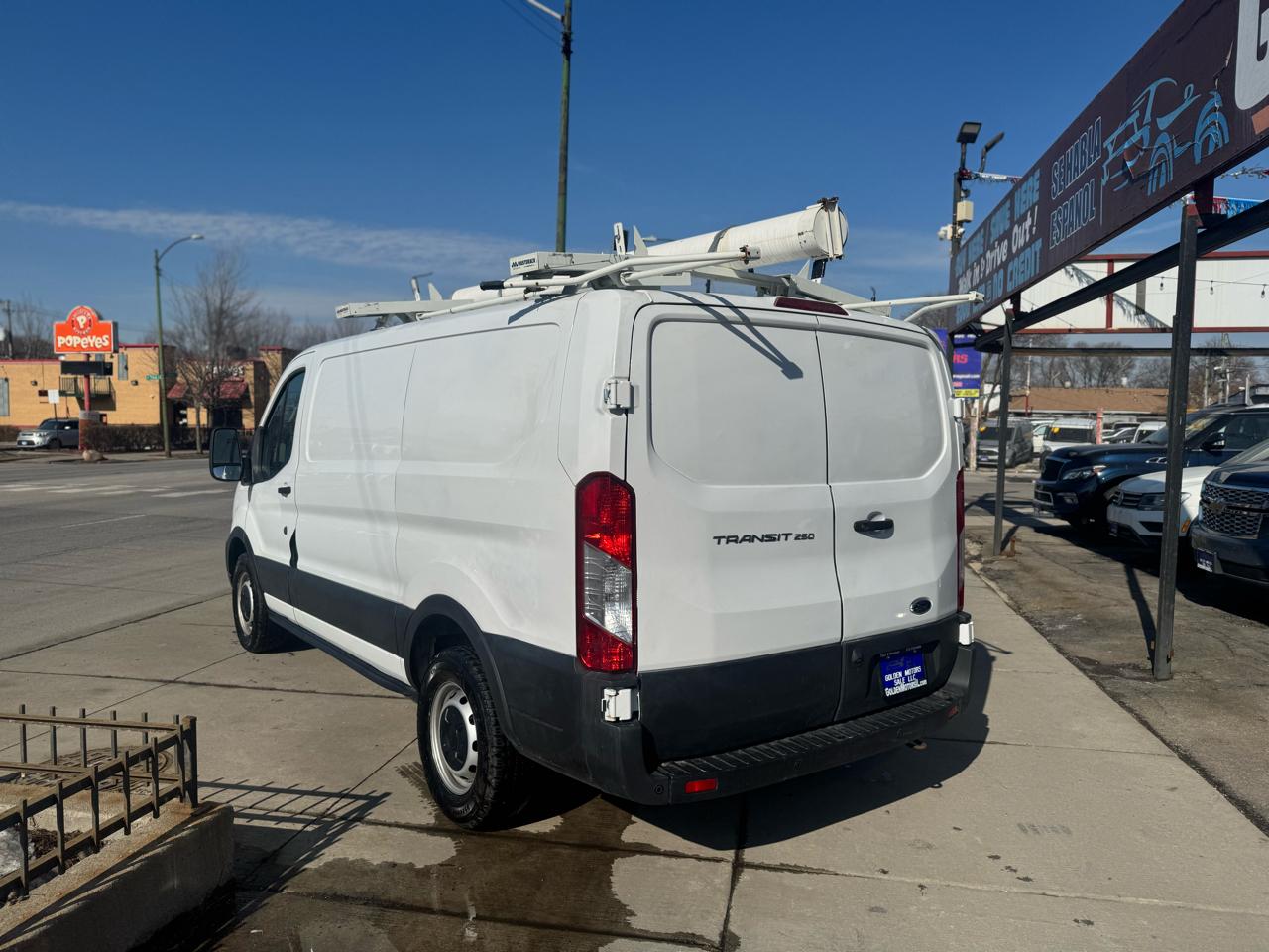 Ford Transit 250 Van Low Roof w/Sliding Pass. 130-in. WB 2020