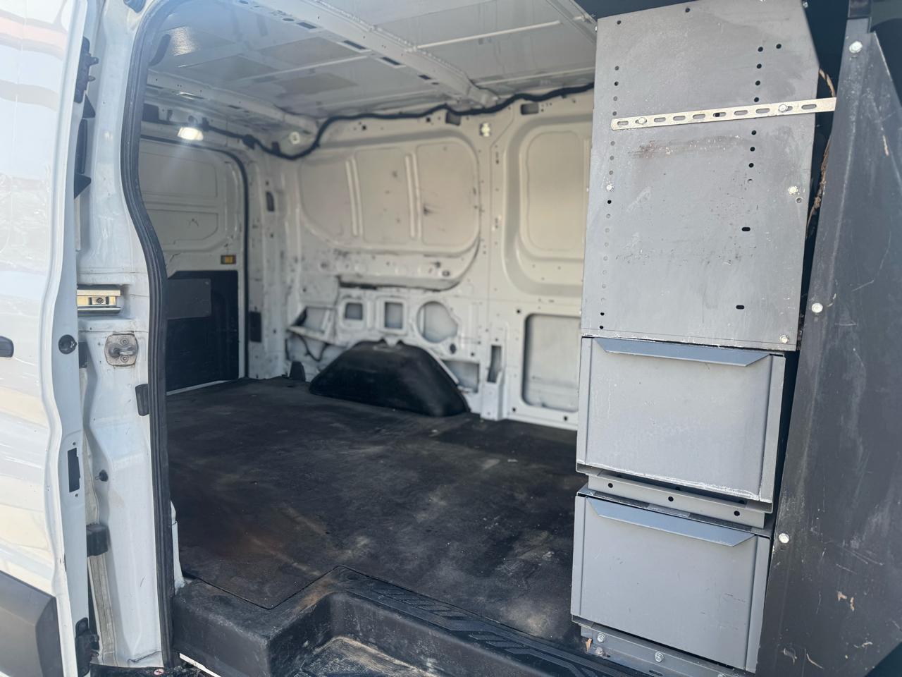 Ford Transit 250 Van Low Roof w/Sliding Pass. 130-in. WB 2020