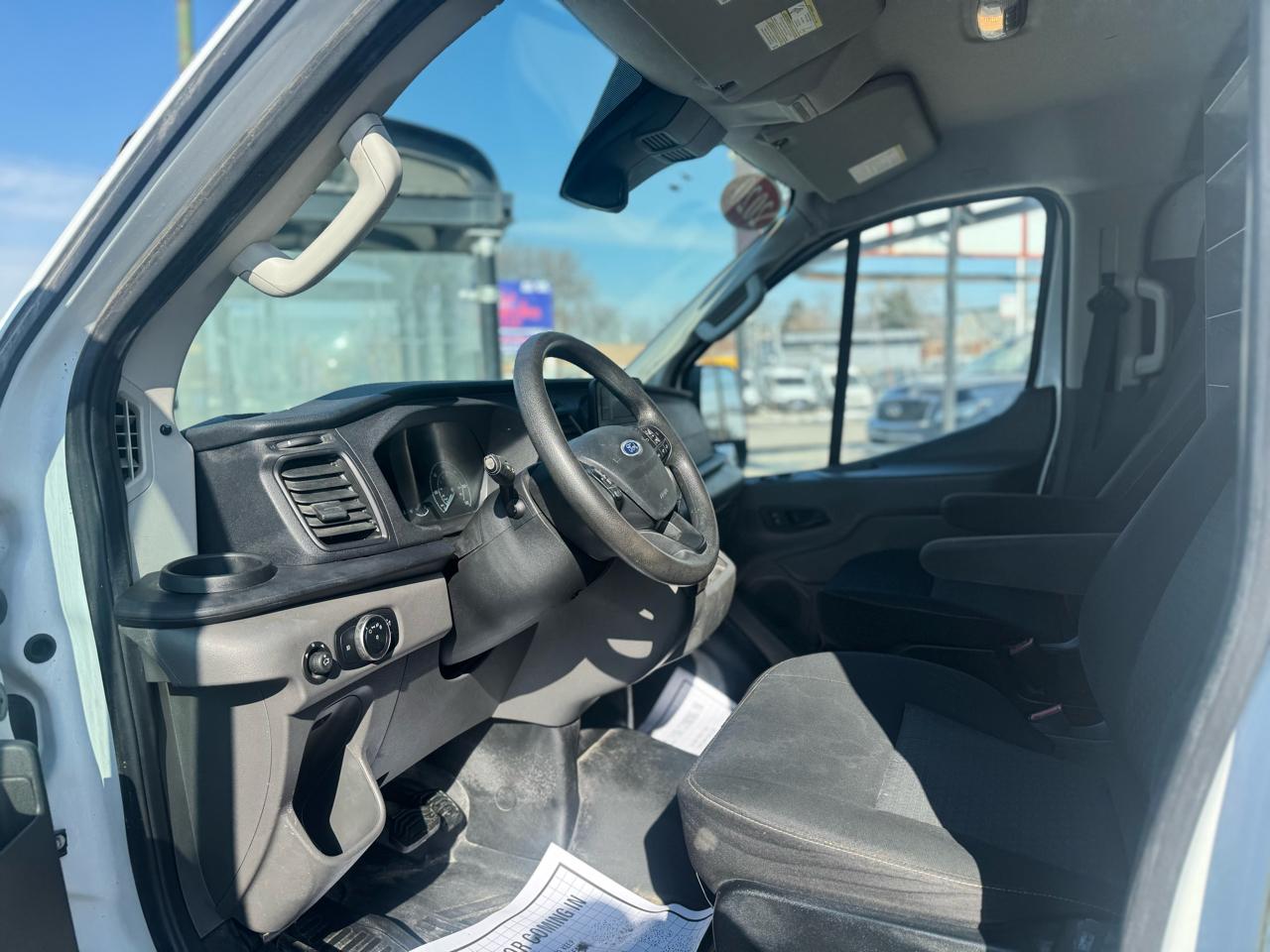 Ford Transit 250 Van Low Roof w/Sliding Pass. 130-in. WB 2020