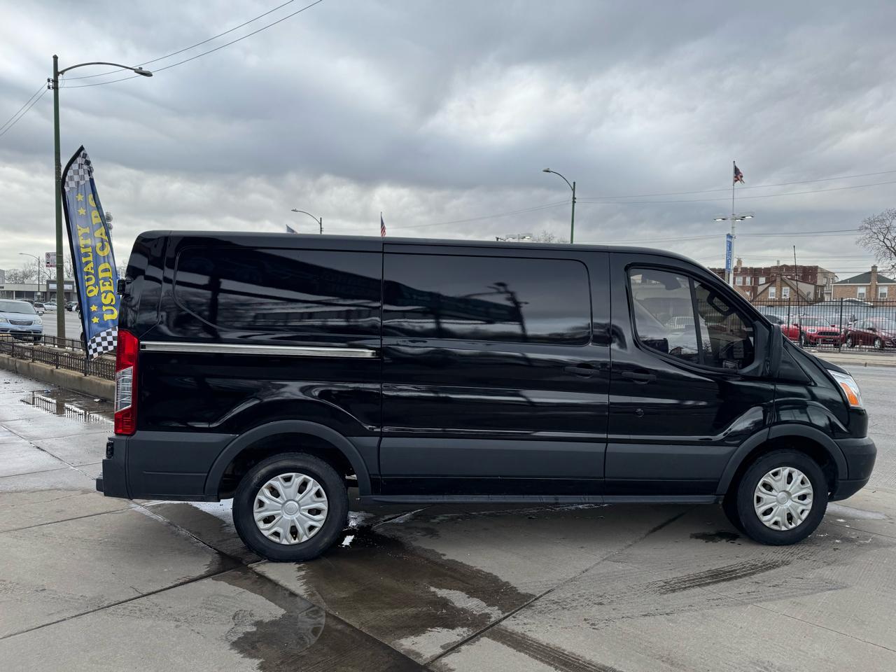 Ford Transit 150 Van Low Roof w/Sliding Pass. 130-in. WB 2017