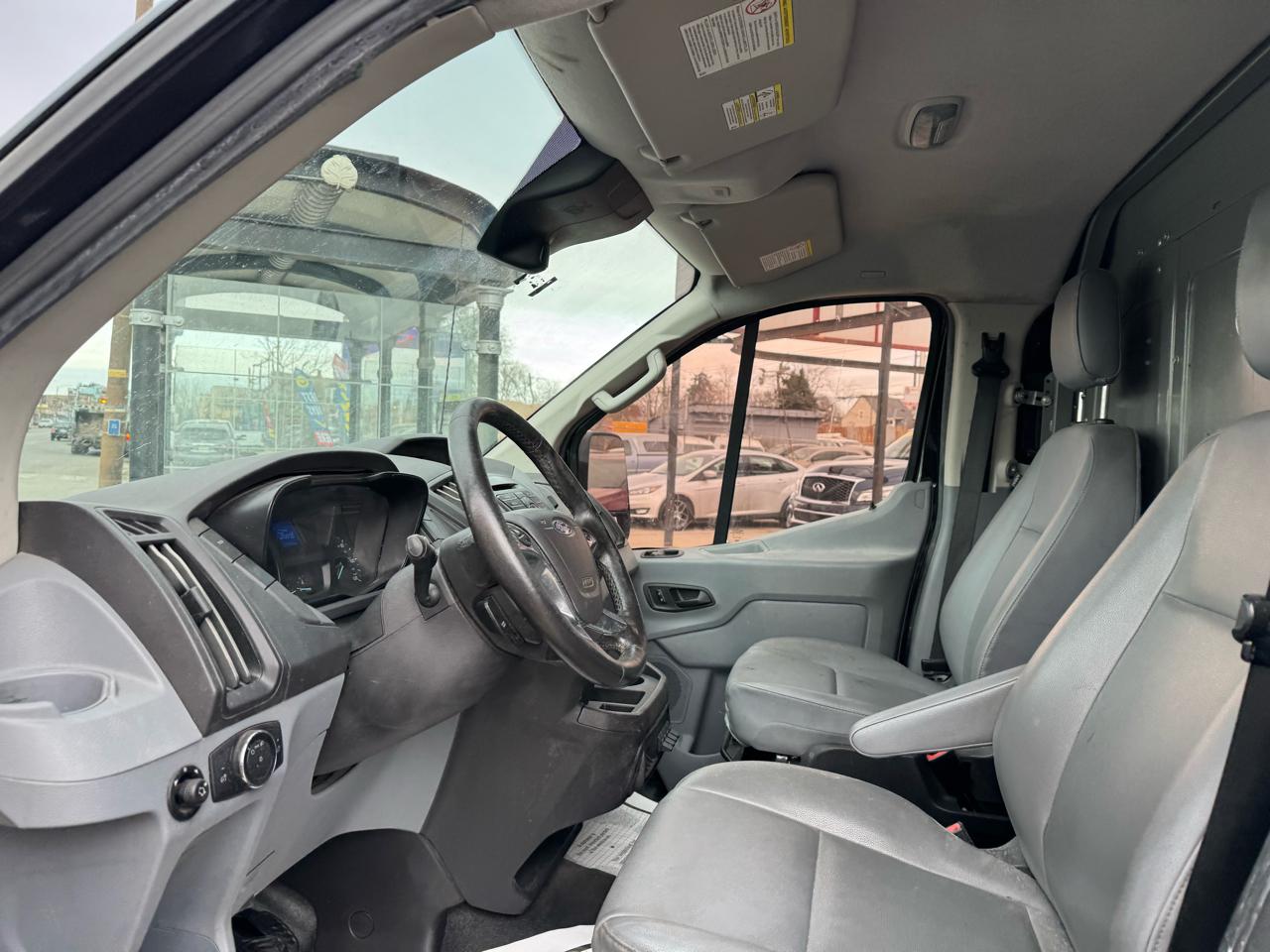 Ford Transit 150 Van Low Roof w/Sliding Pass. 130-in. WB 2017