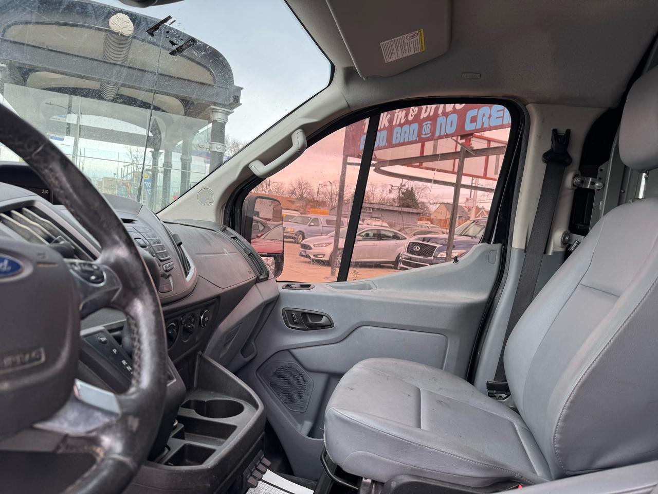 Ford Transit 150 Van Low Roof w/Sliding Pass. 130-in. WB 2017