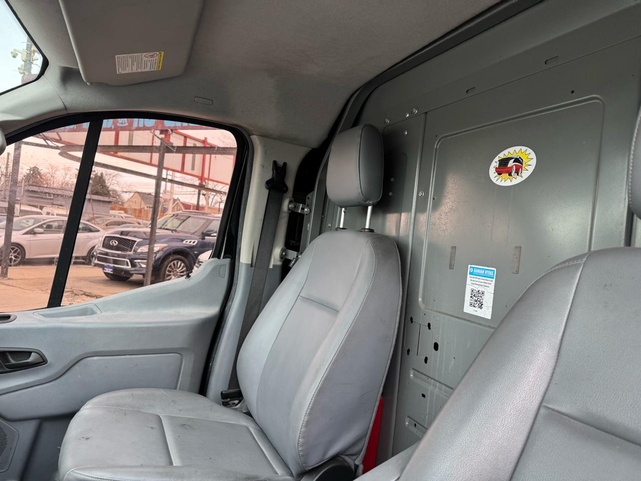 Ford Transit 150 Van Low Roof w/Sliding Pass. 130-in. WB 2017