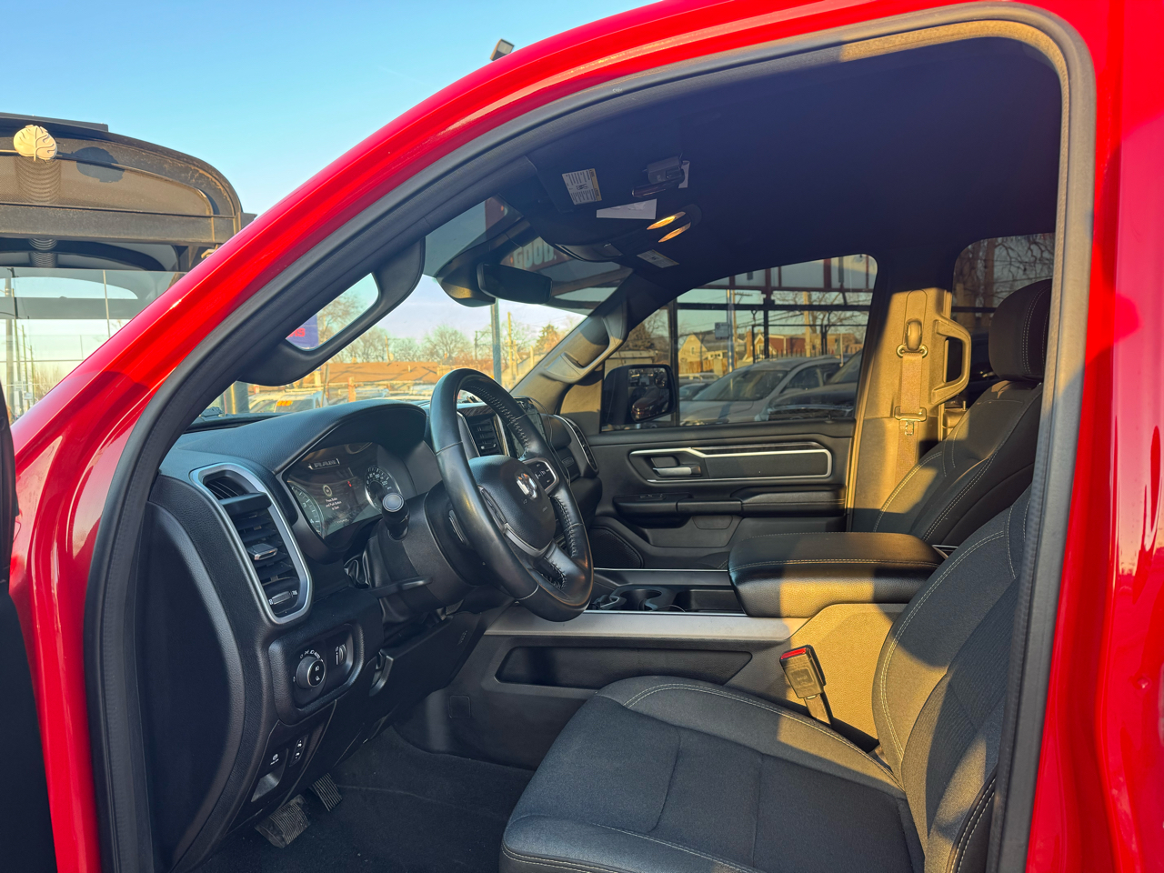 RAM 1500 Big Horn Crew Cab SWB 4WD 2022