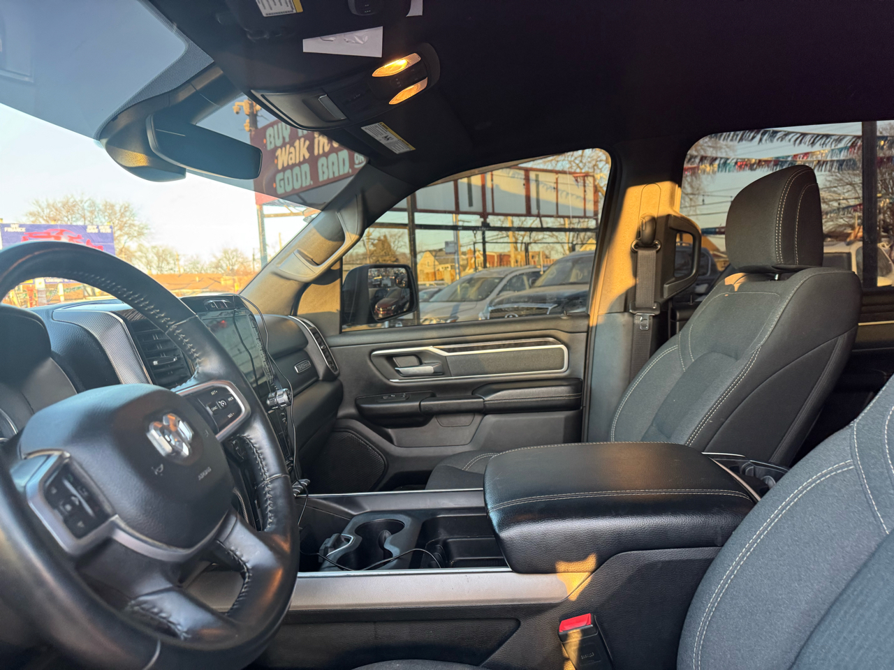 RAM 1500 Big Horn Crew Cab SWB 4WD 2022