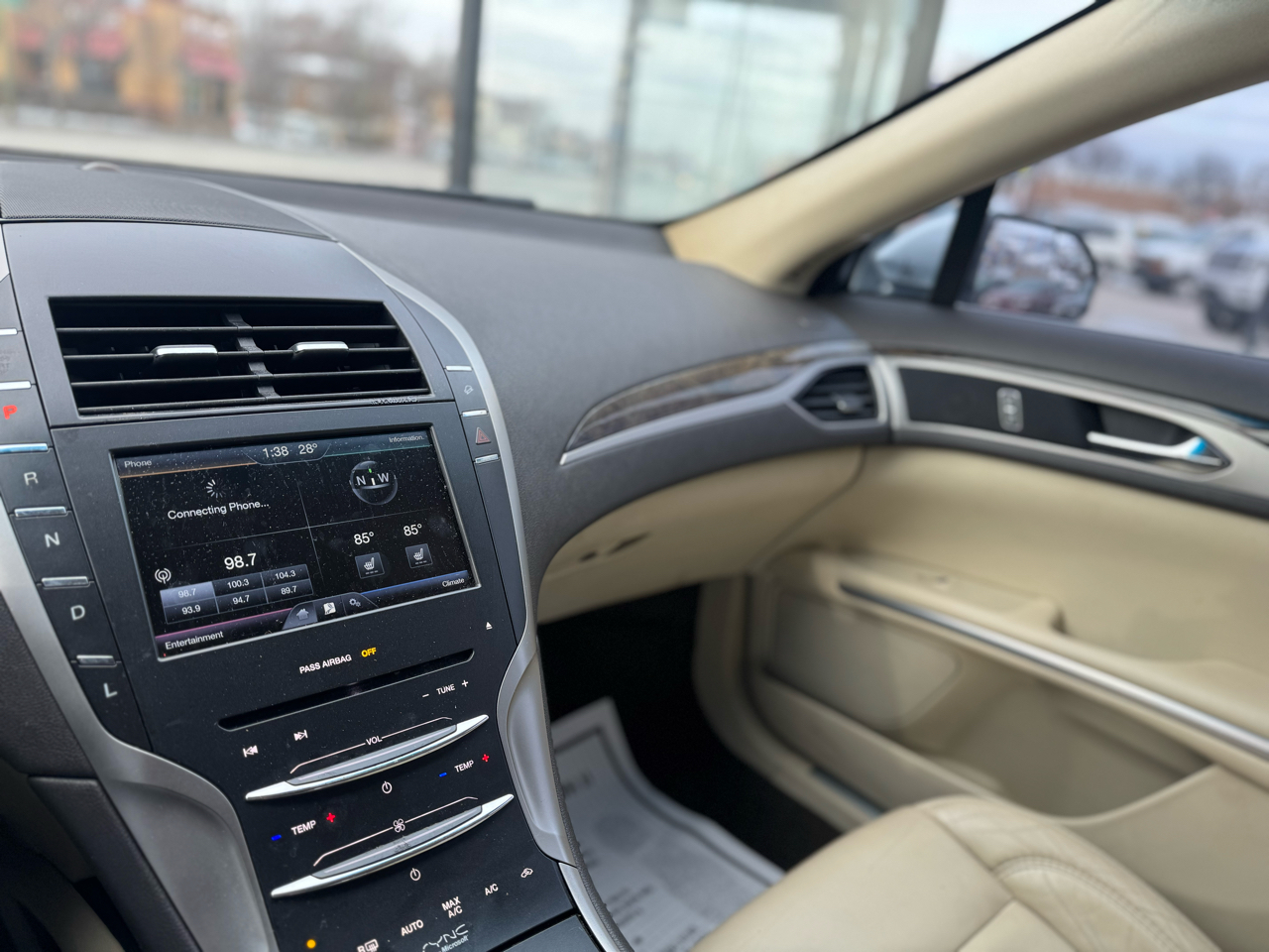 Lincoln MKZ Hybrid Sedan 2014