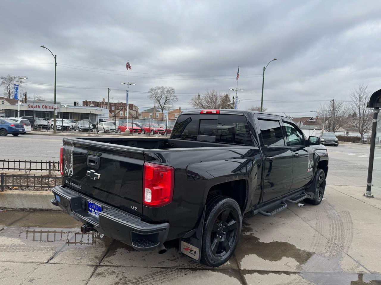 Chevrolet Silverado 1500 LTZ Crew Cab 4WD 2017