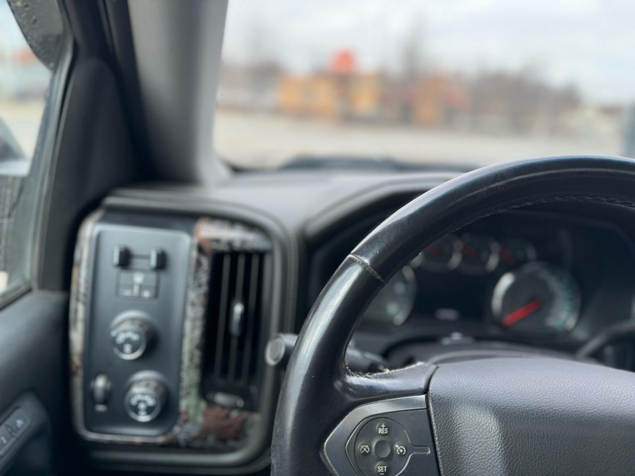 Chevrolet Silverado 1500 LTZ Crew Cab 4WD 2017