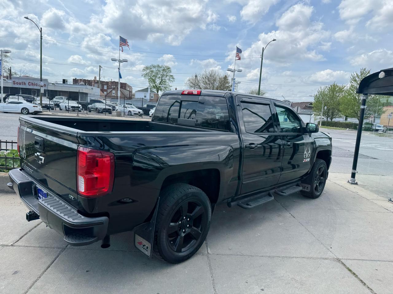 Chevrolet Silverado 1500 LTZ Crew Cab 4WD 2017