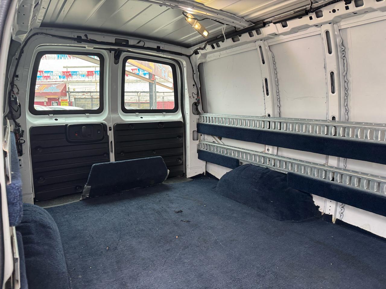 2019 CHEVROLET EXPRESS - Image 11