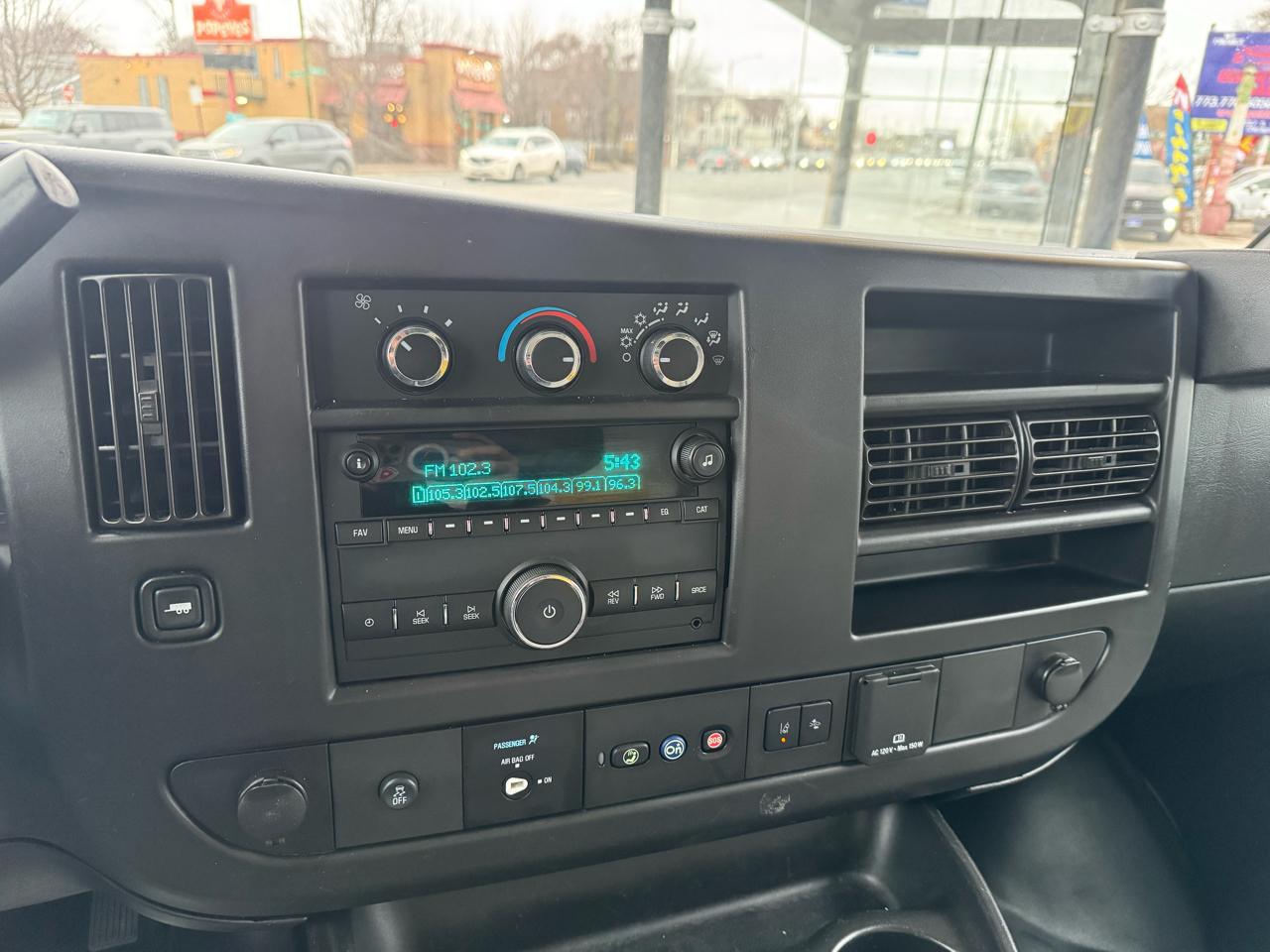 2019 CHEVROLET EXPRESS - Image 15