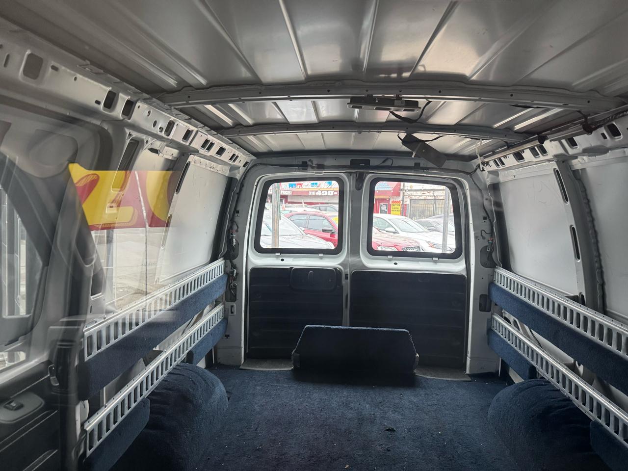 2019 CHEVROLET EXPRESS - Image 18