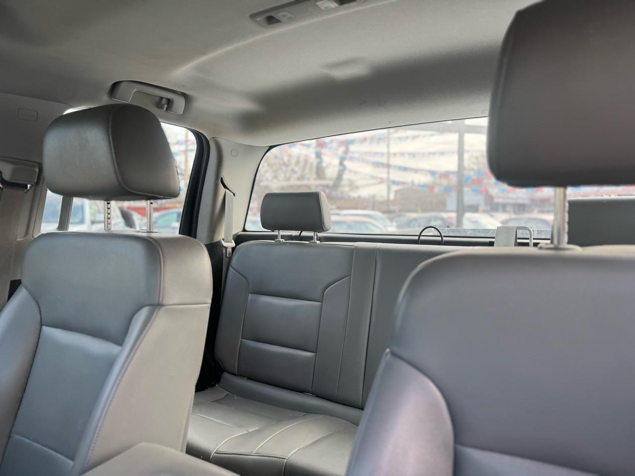 2015 CHEVROLET SILVERADO - Image 16