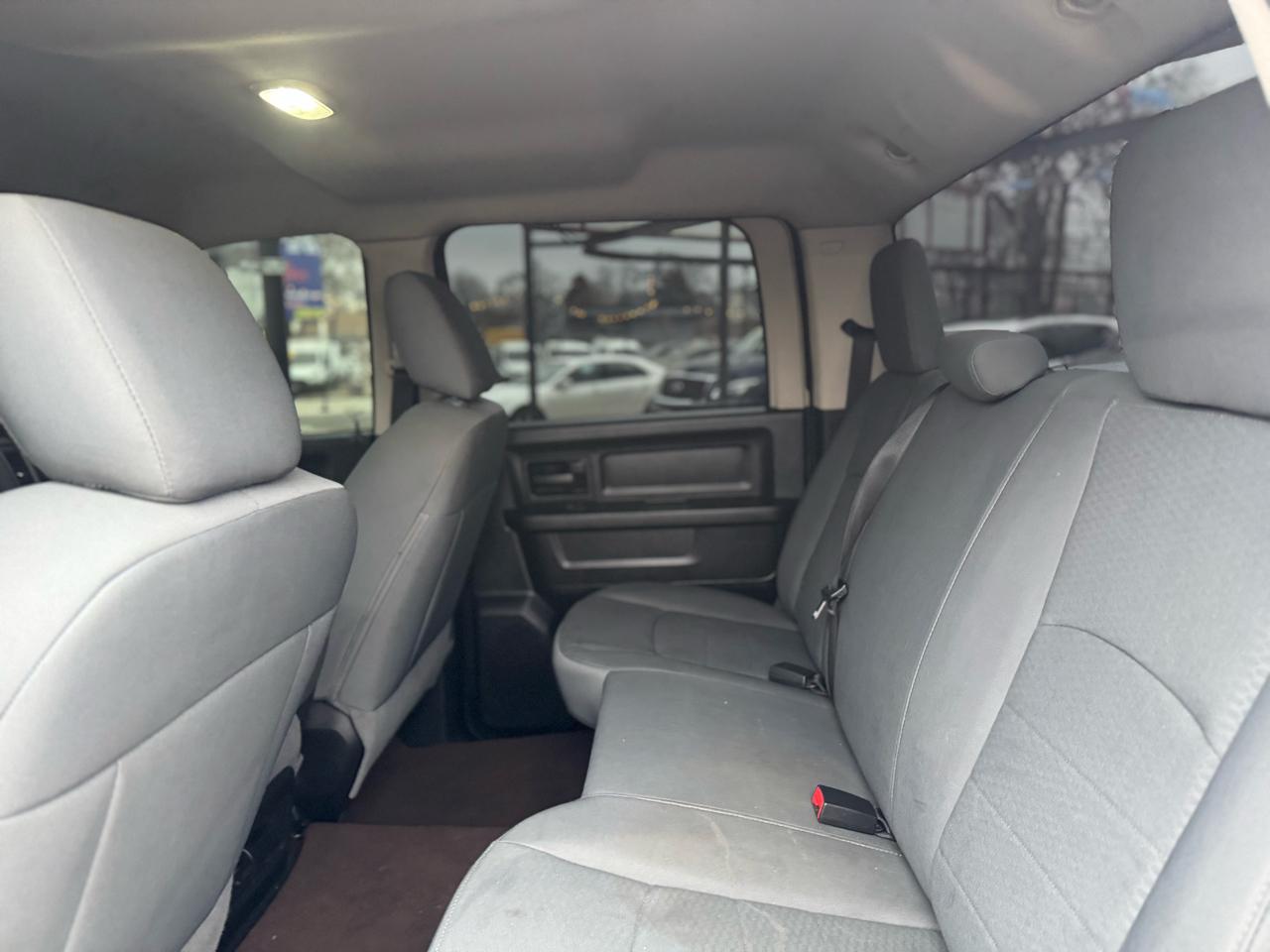 2014 RAM 1500 - Image 13