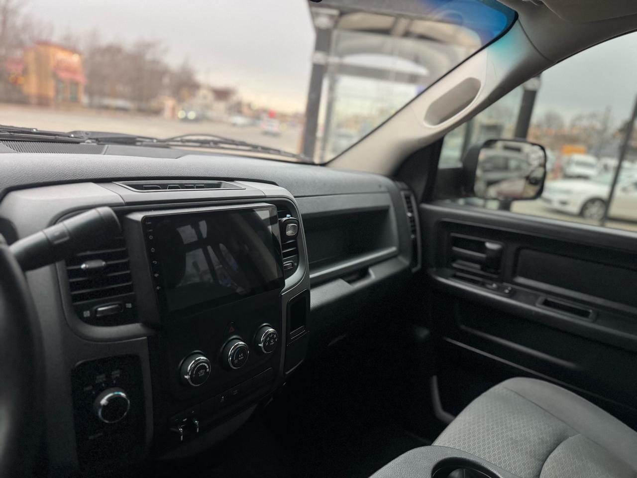 2014 RAM 1500 - Image 15