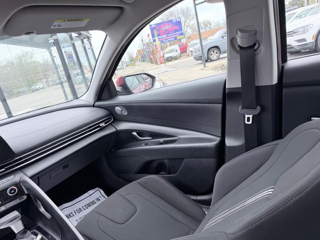 Hyundai Elantra SEL 2024