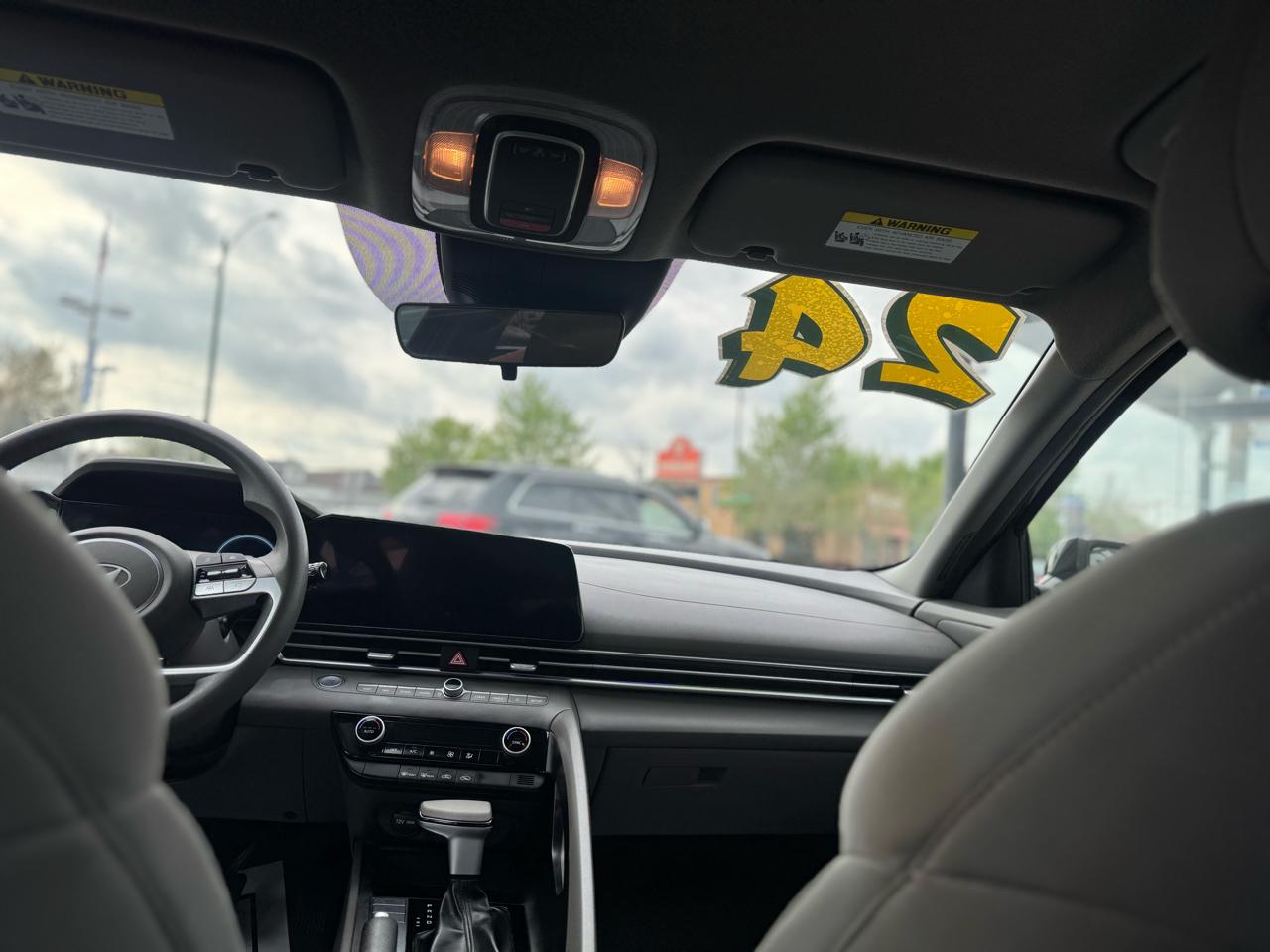 Hyundai Elantra SEL 2024