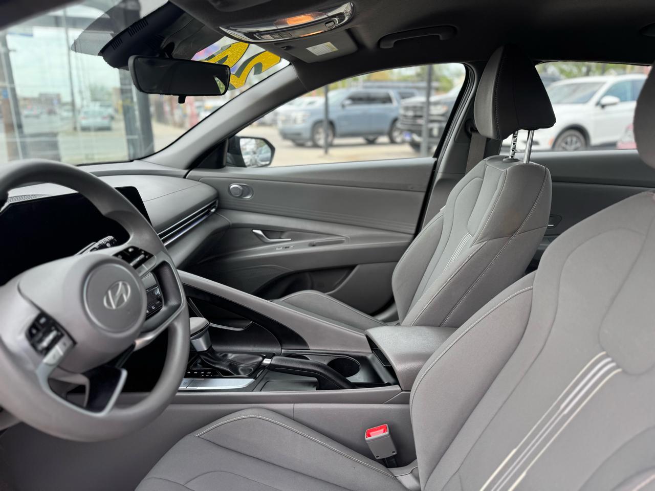 Hyundai Elantra SEL 2024