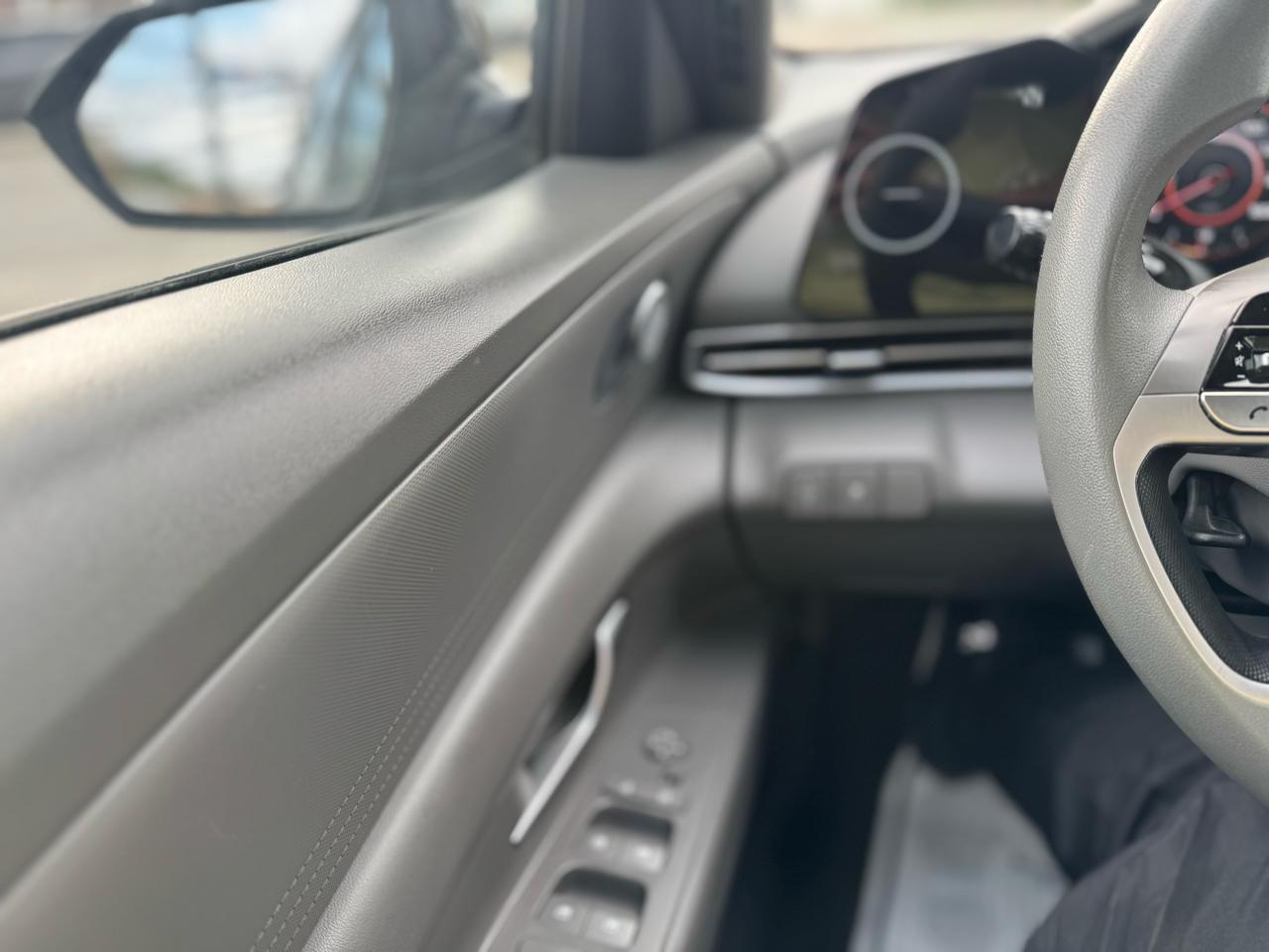 Hyundai Elantra SEL 2024