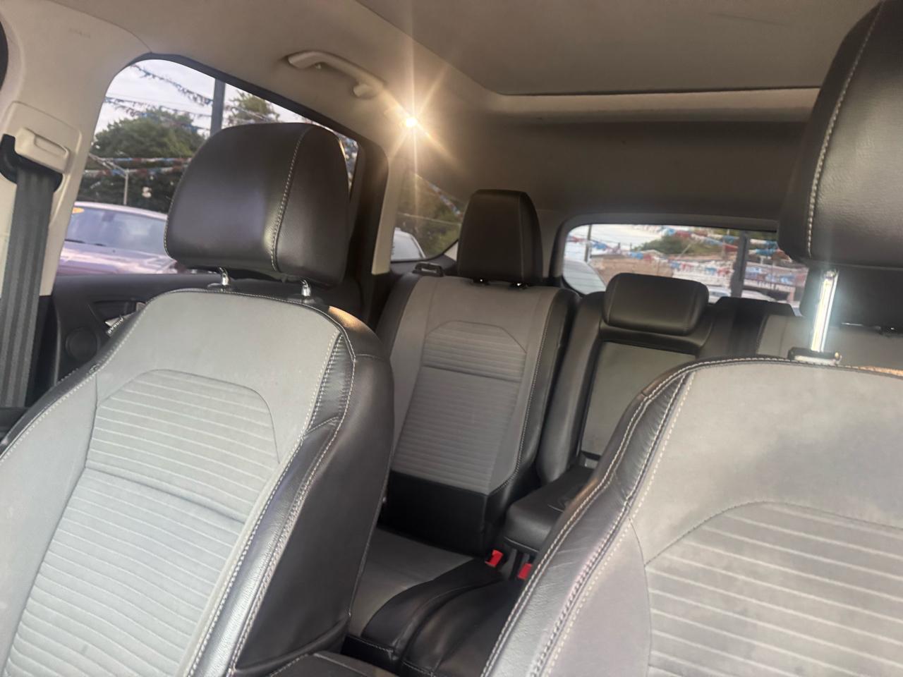 Ford Escape Titanium 4WD 2017