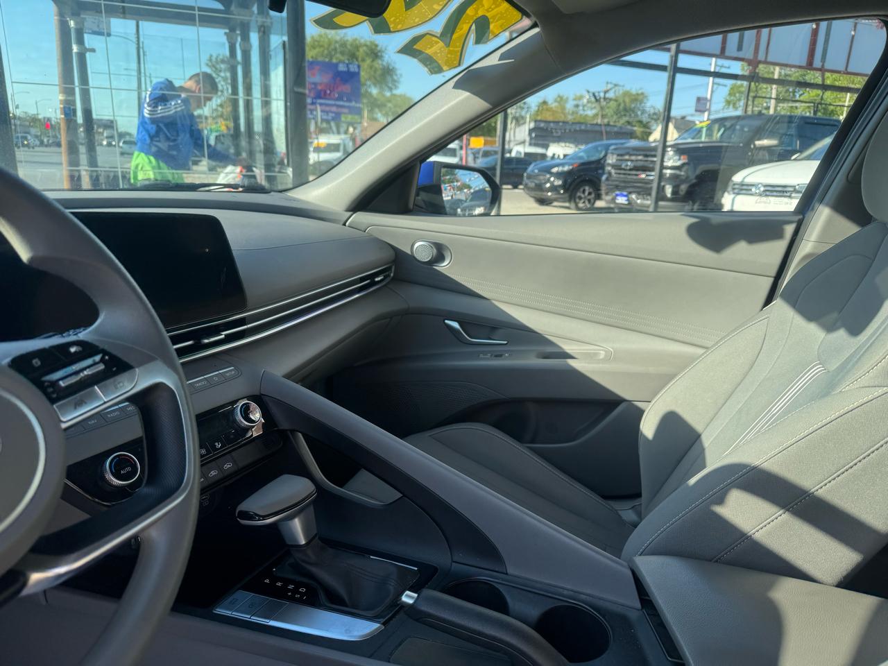 Hyundai Elantra SEL 2024