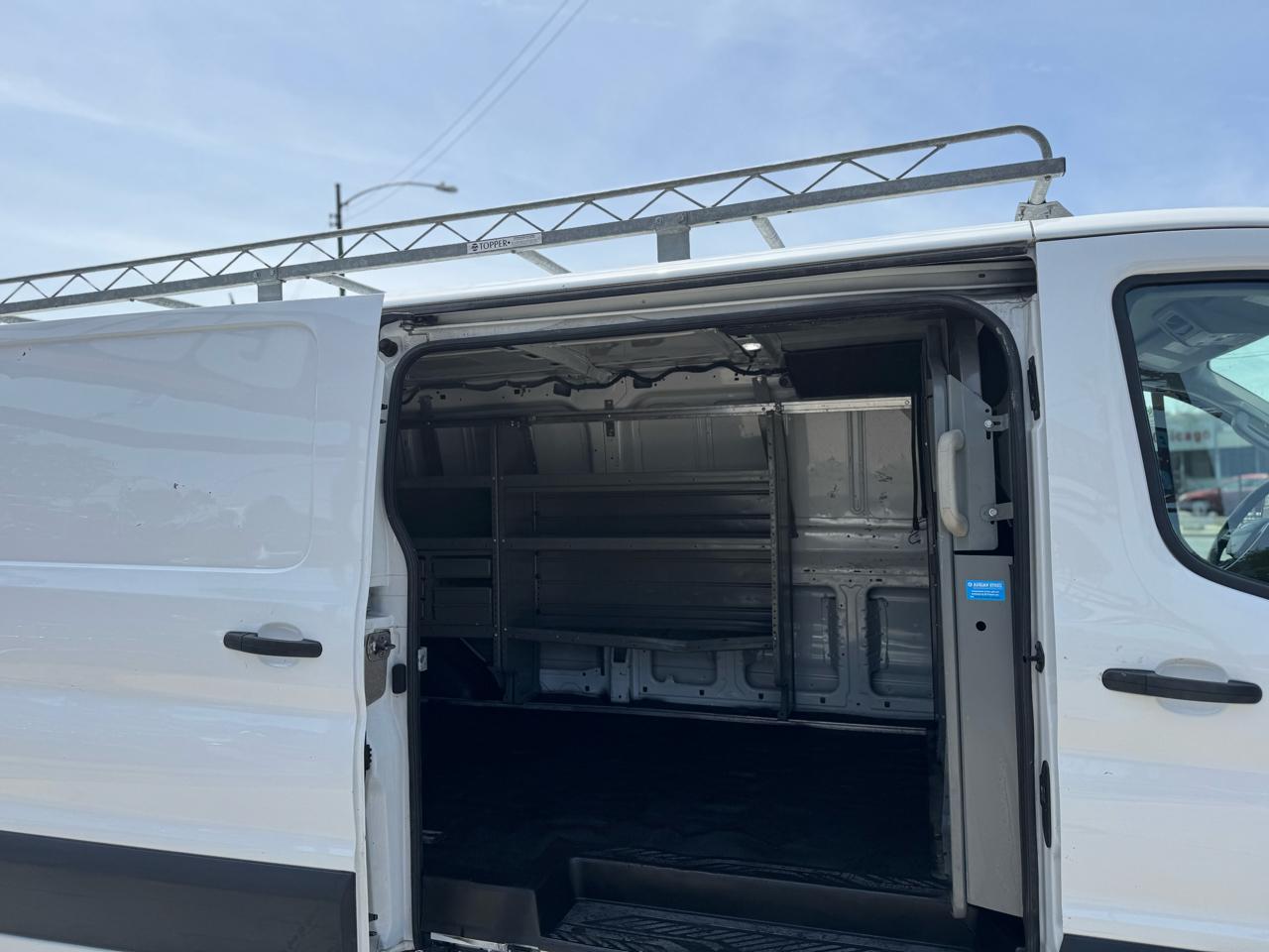 Ford Transit 350 Van Low Roof Sliding Pass. 130-in. WB 2023