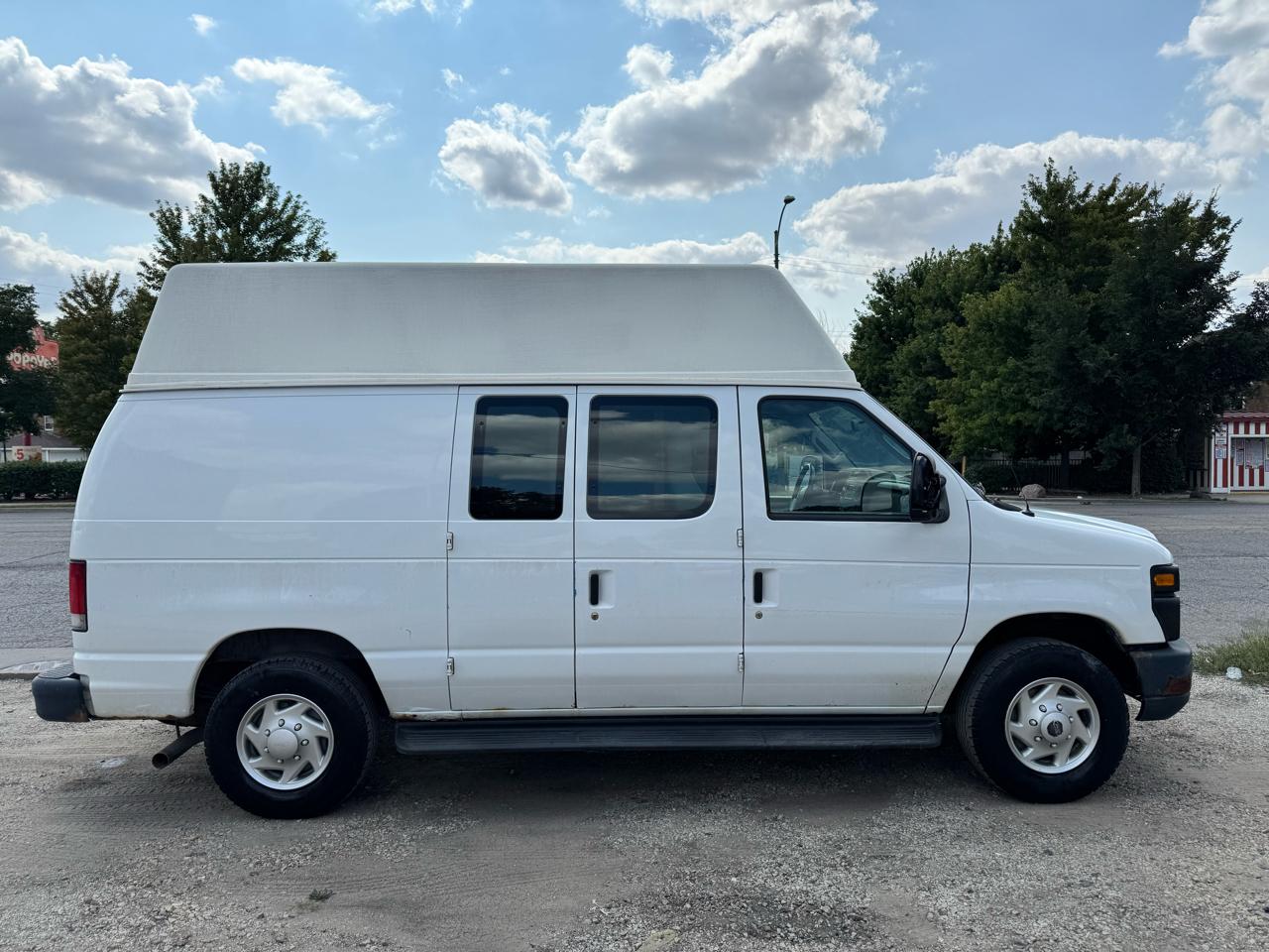 Ford Econoline E-250 2014
