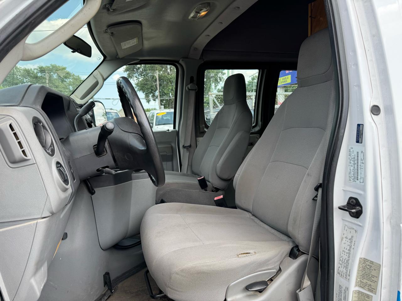 Ford Econoline E-250 2014