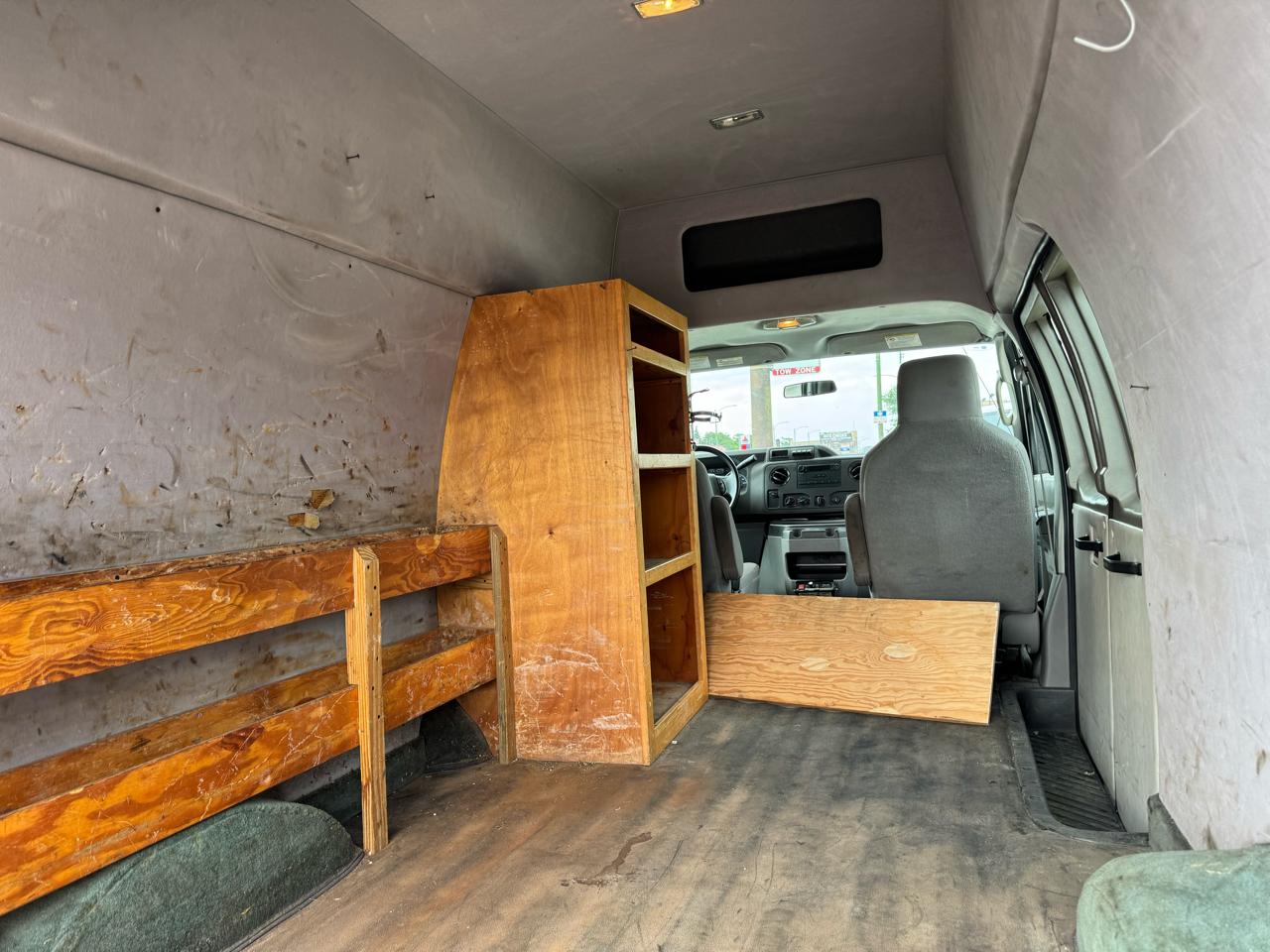 Ford Econoline E-250 2014