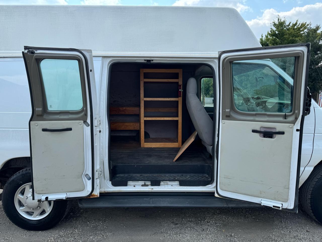 Ford Econoline E-250 2014