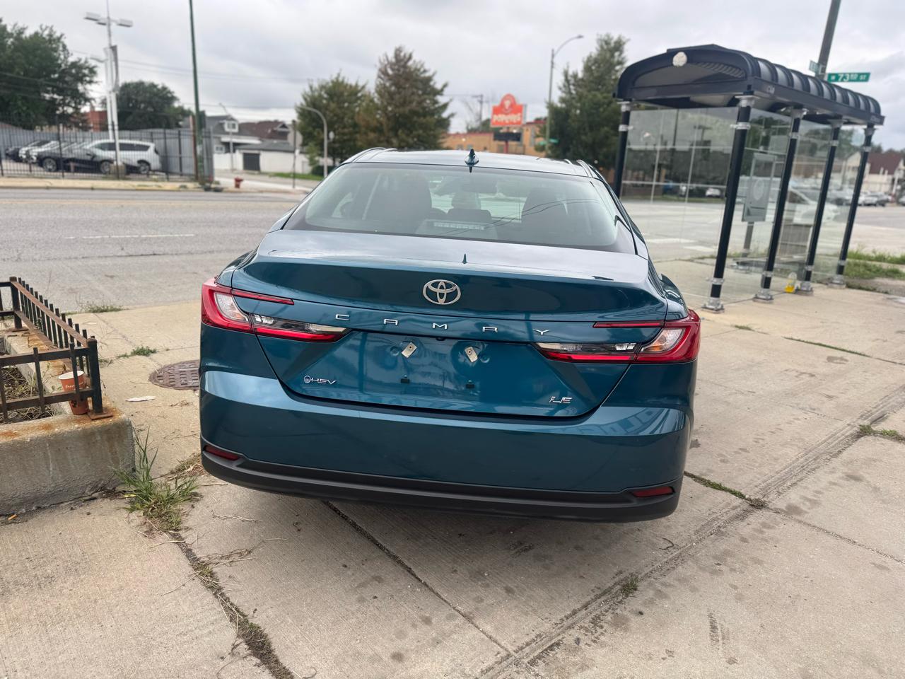 Toyota Camry Hybrid XLE 2025