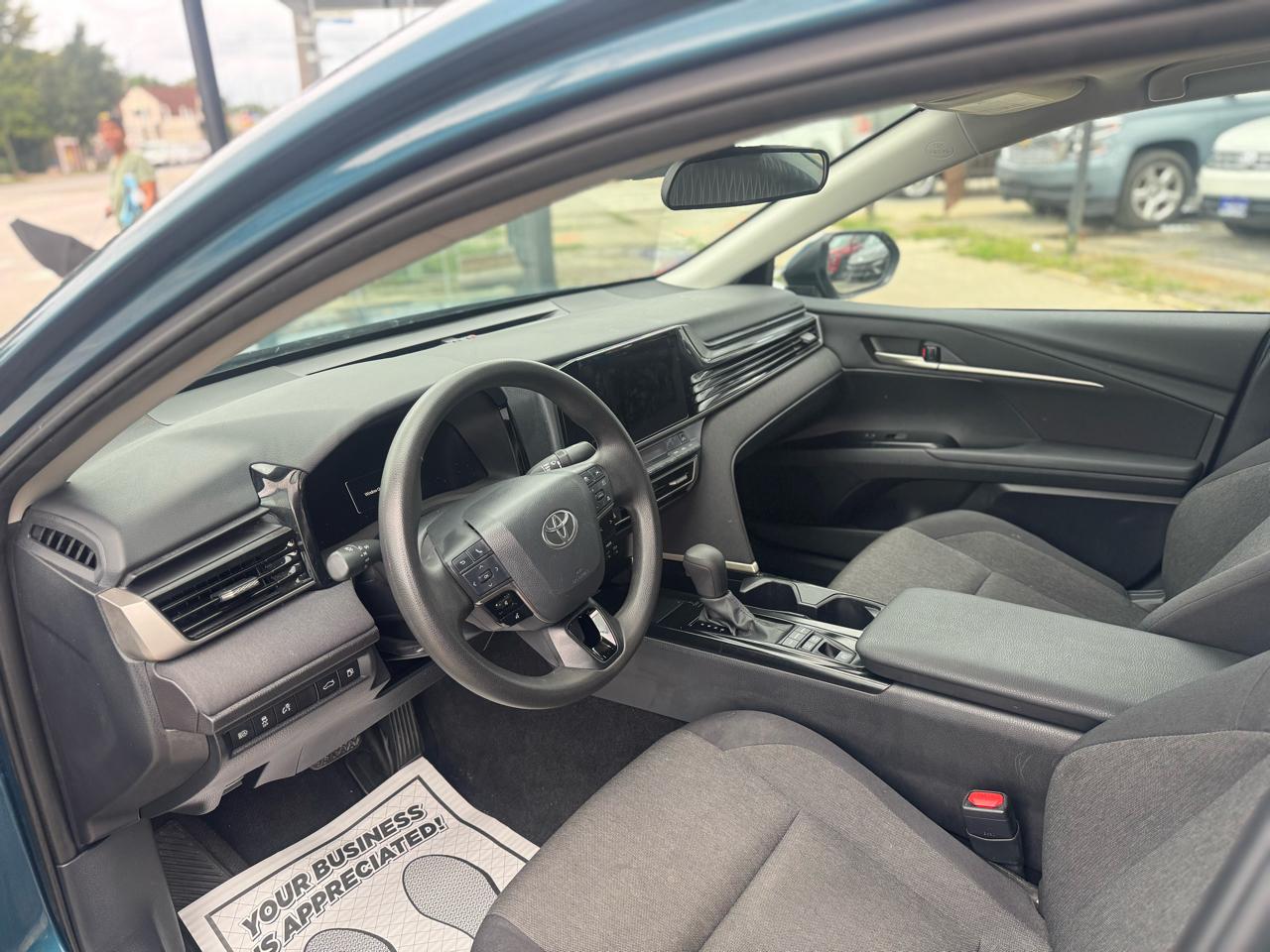 Toyota Camry Hybrid XLE 2025