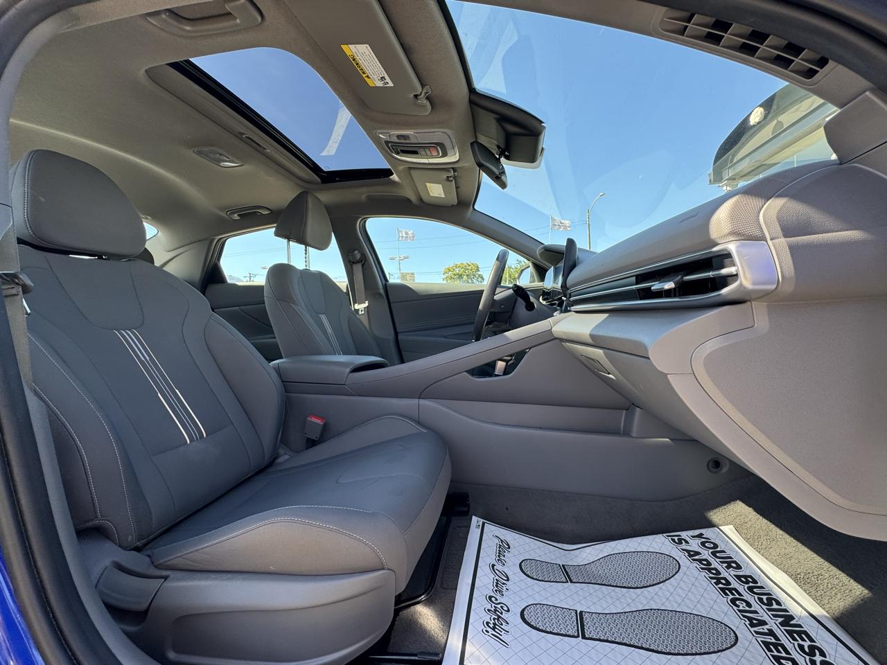 Hyundai Elantra SEL Convenience 2025