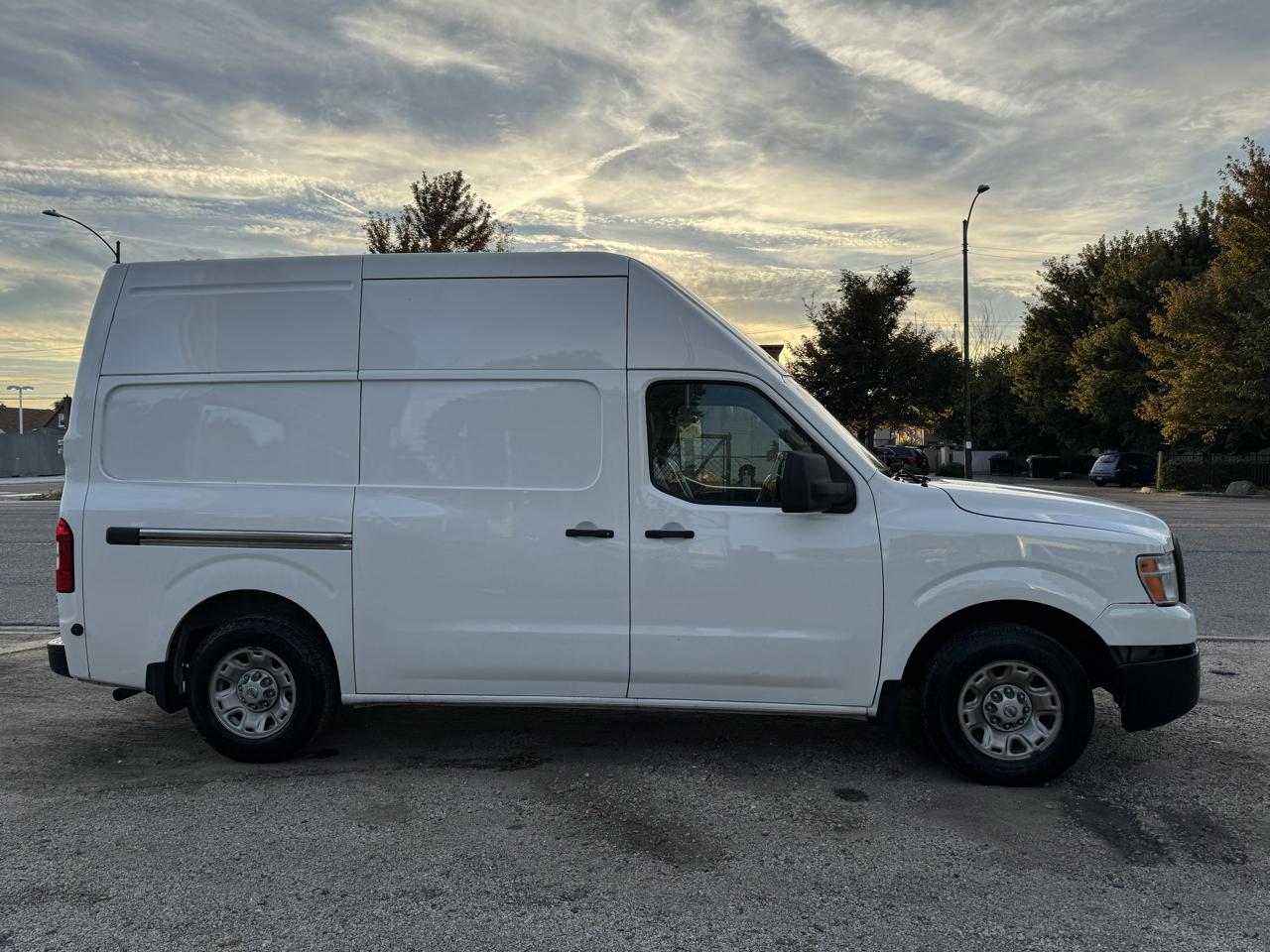 Nissan NV Cargo 2500 HD S V6 High Roof 2021