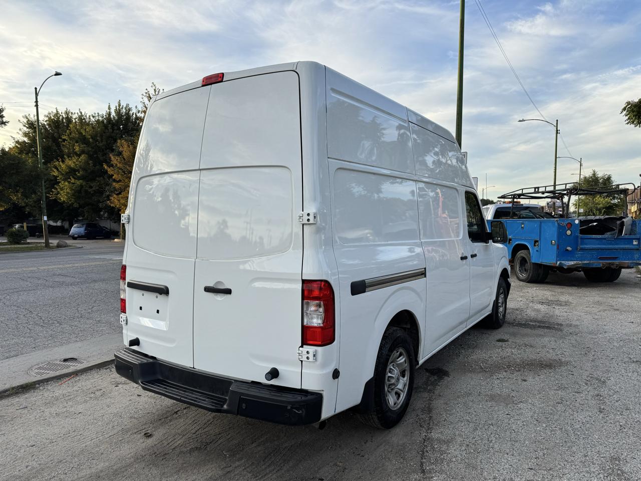 Nissan NV Cargo 2500 HD S V6 High Roof 2021