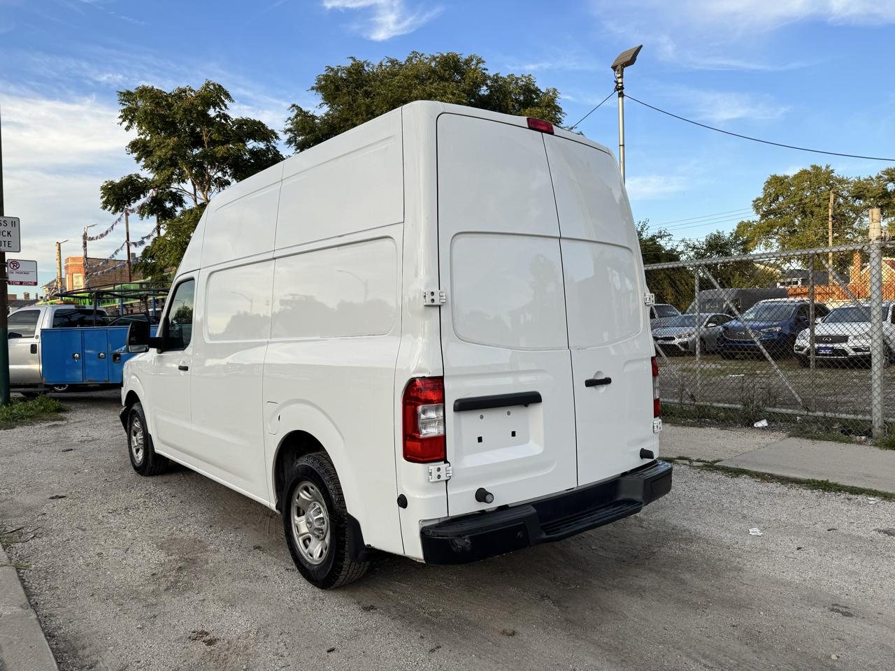 Nissan NV Cargo 2500 HD S V6 High Roof 2021