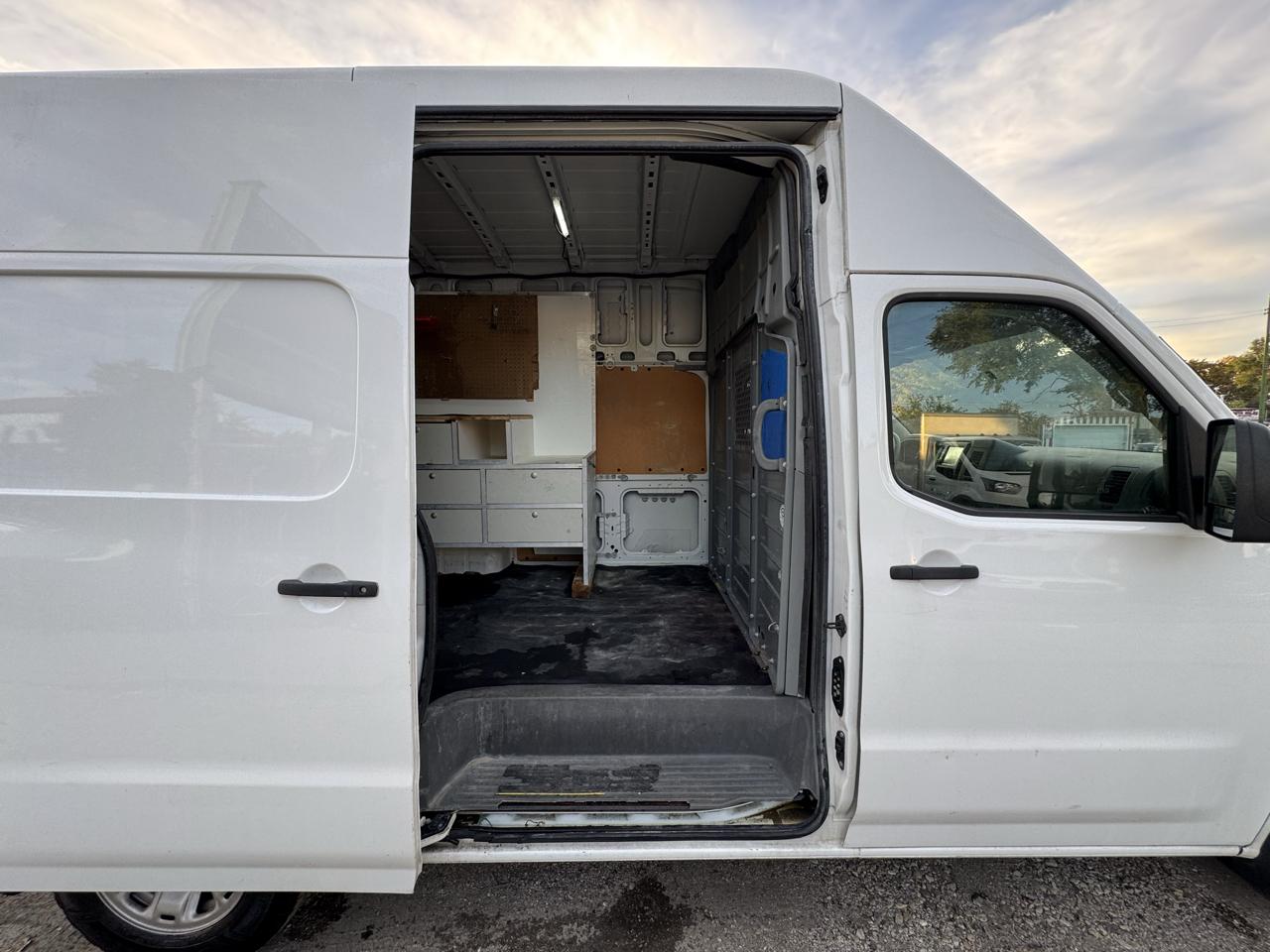 Nissan NV Cargo 2500 HD S V6 High Roof 2021
