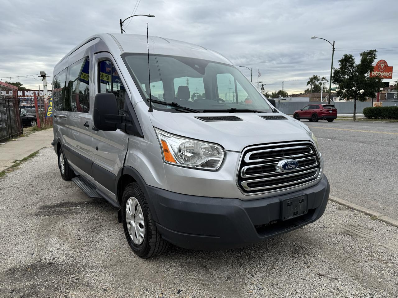 Ford Transit 350 Wagon High Roof XL w/Sliding Pass. 148-in. WB 2016