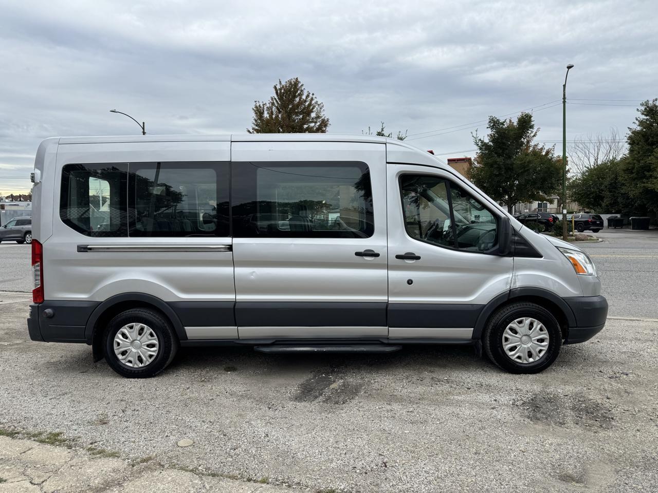 Ford Transit 350 Wagon High Roof XL w/Sliding Pass. 148-in. WB 2016