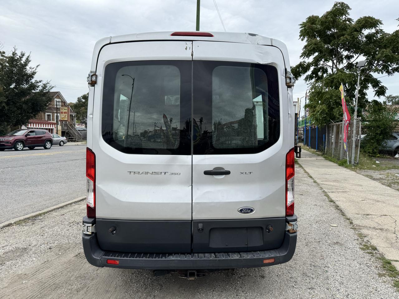 Ford Transit 350 Wagon High Roof XL w/Sliding Pass. 148-in. WB 2016