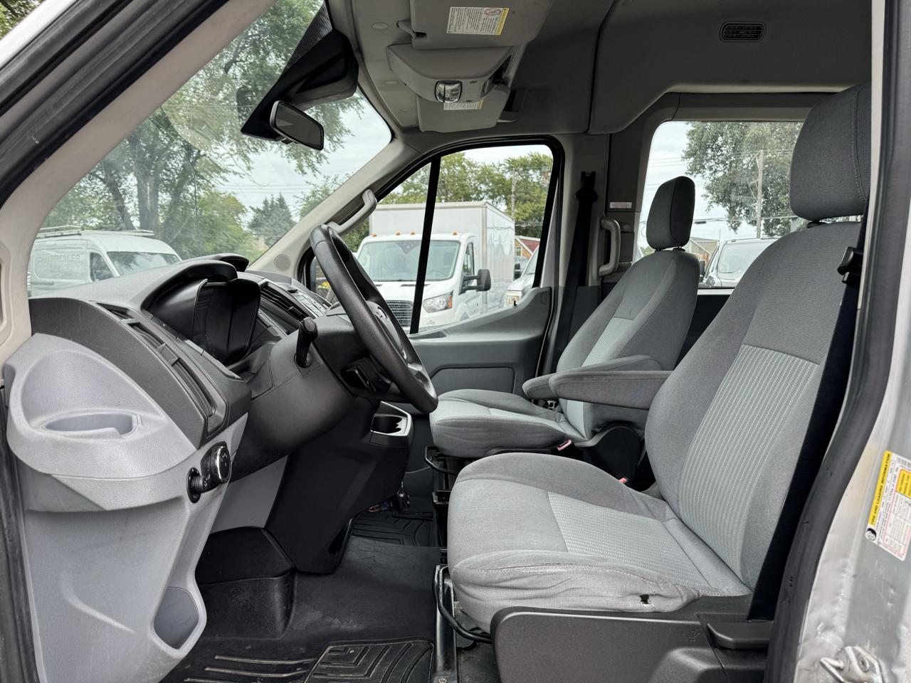 Ford Transit 350 Wagon High Roof XL w/Sliding Pass. 148-in. WB 2016