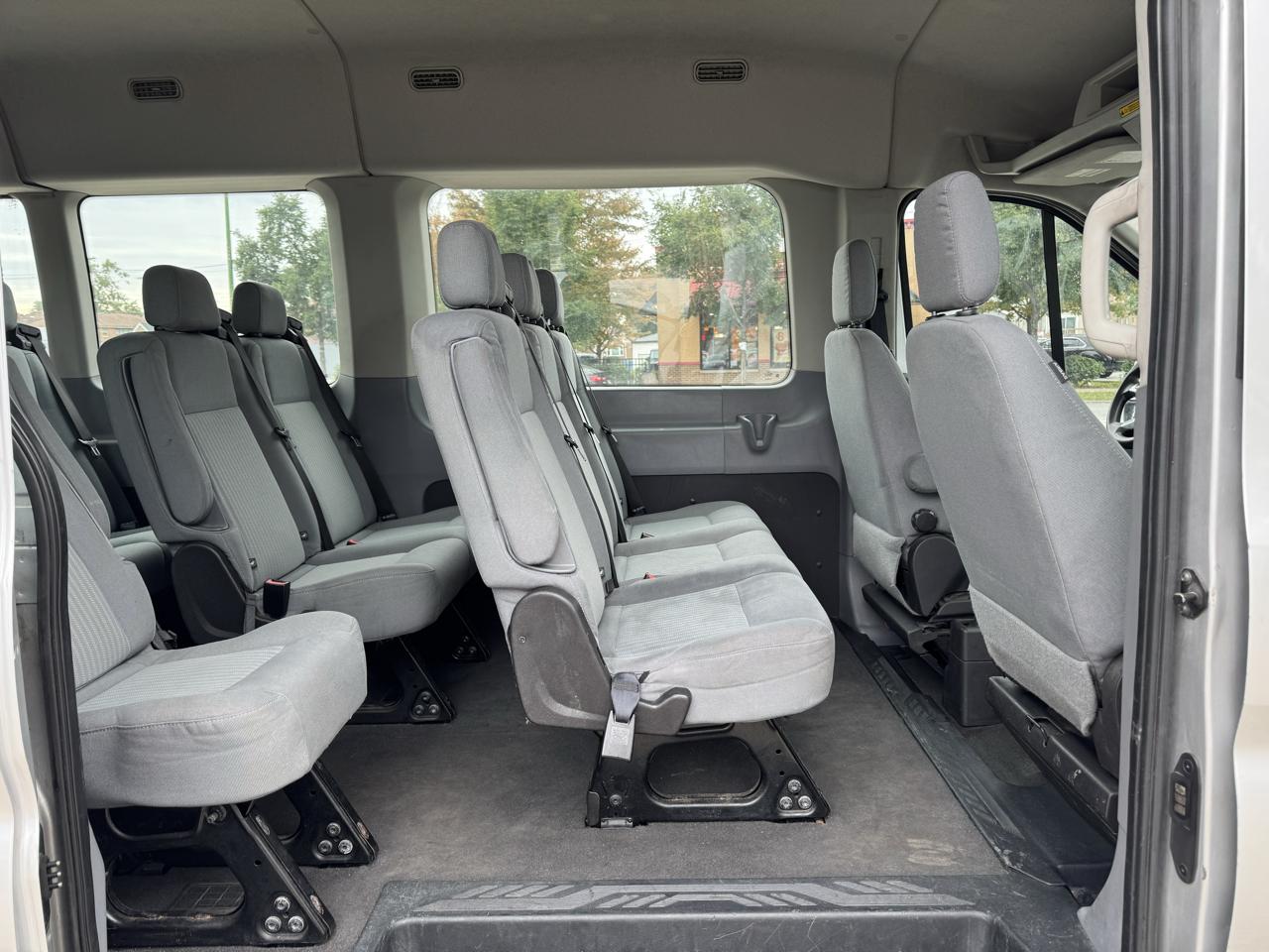 Ford Transit 350 Wagon High Roof XL w/Sliding Pass. 148-in. WB 2016