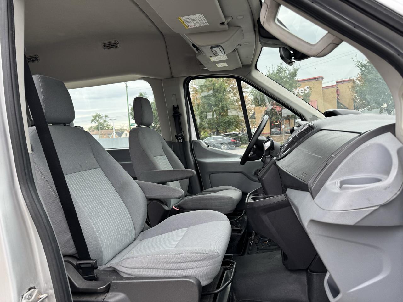 Ford Transit 350 Wagon High Roof XL w/Sliding Pass. 148-in. WB 2016