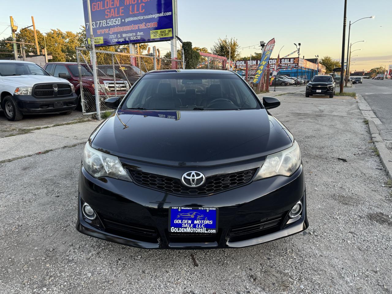 Toyota Camry XLE V6 2014