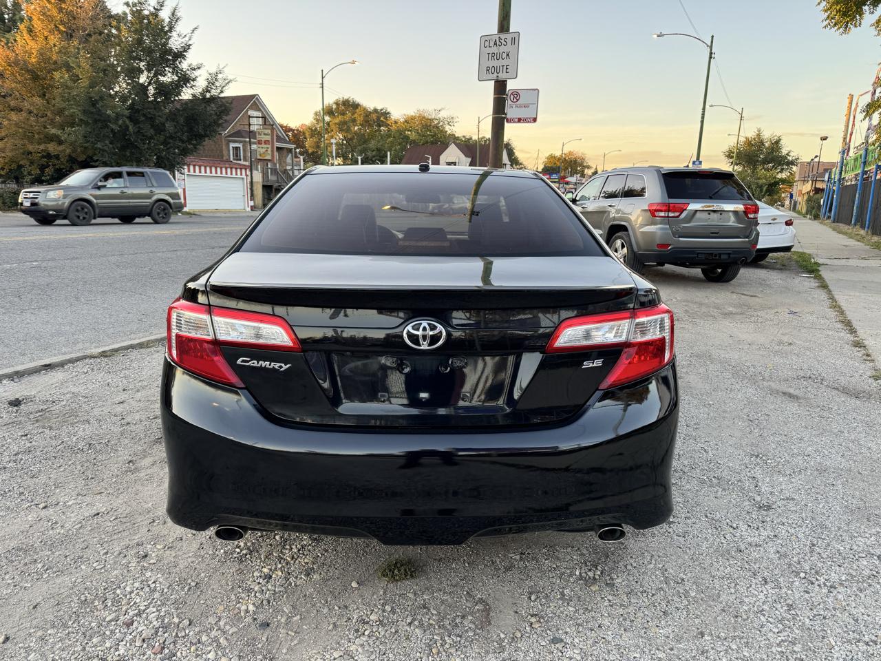 Toyota Camry XLE V6 2014